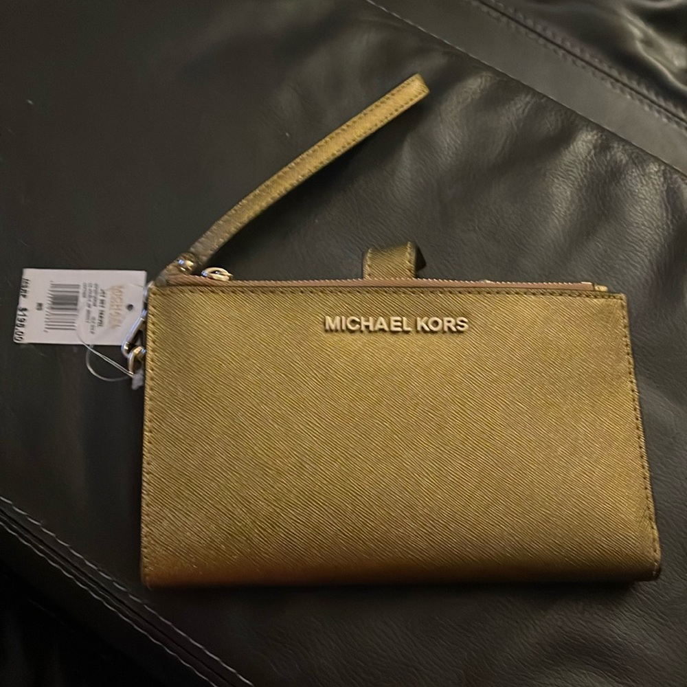 Rare 🔥 Michael Kors jet set double zip Saffiano leather wristlet